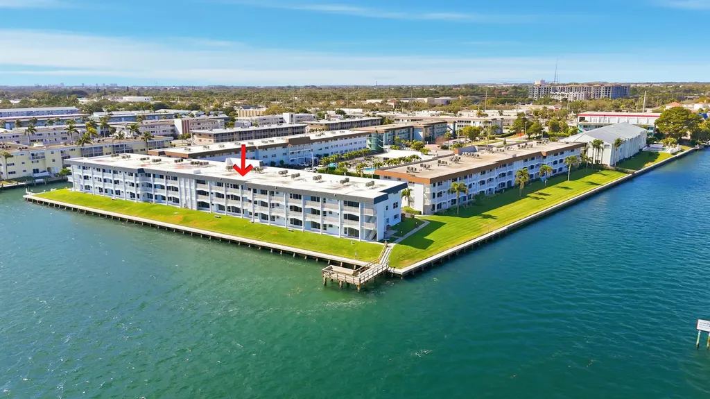 100 Shore Court North Palm Beach FL 33408