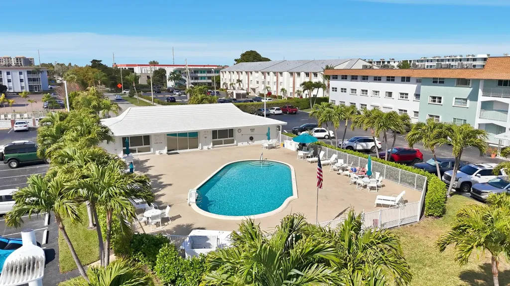 100 Shore Court North Palm Beach FL 33408