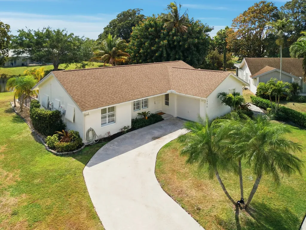 9774 Lancaster Place Boca Raton FL 33434