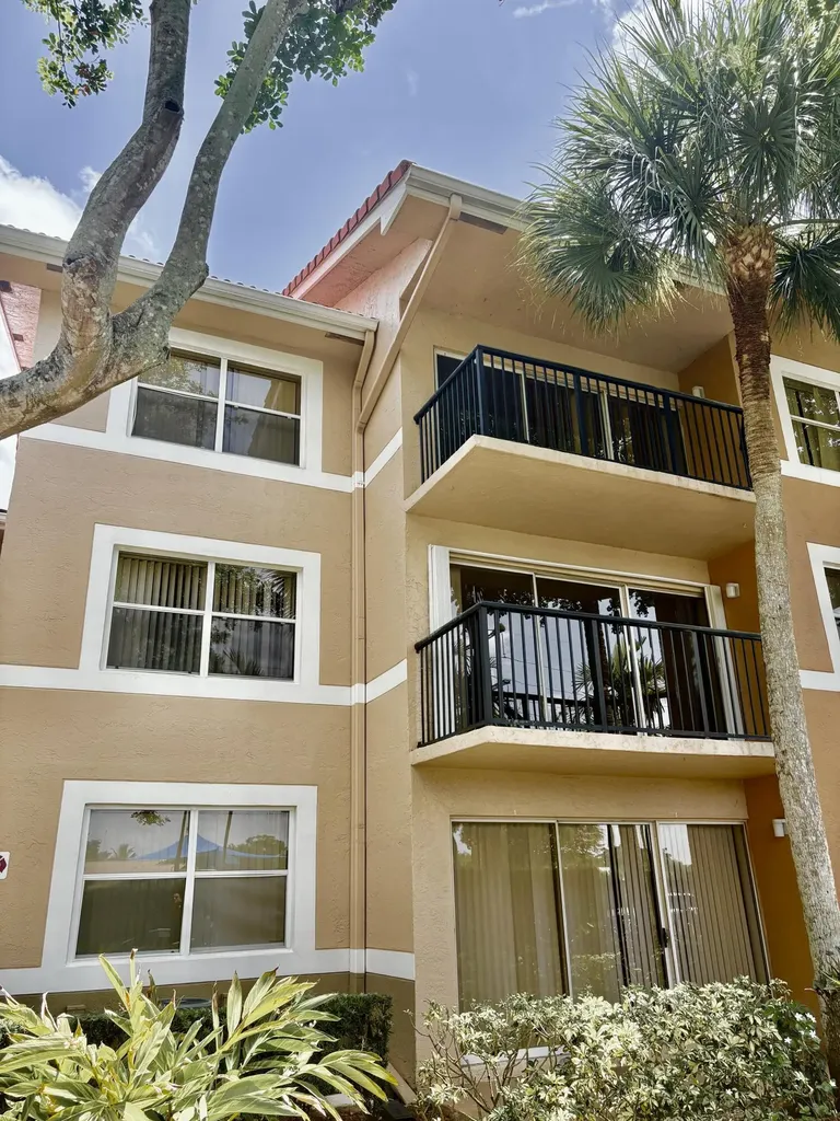 8781 Wiles Road Coral Springs FL 33067