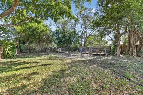 303 SW 2nd Avenue Delray Beach FL 33444