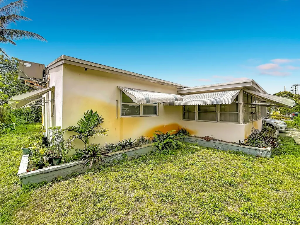3020 NW 17th Street Fort Lauderdale FL 33311