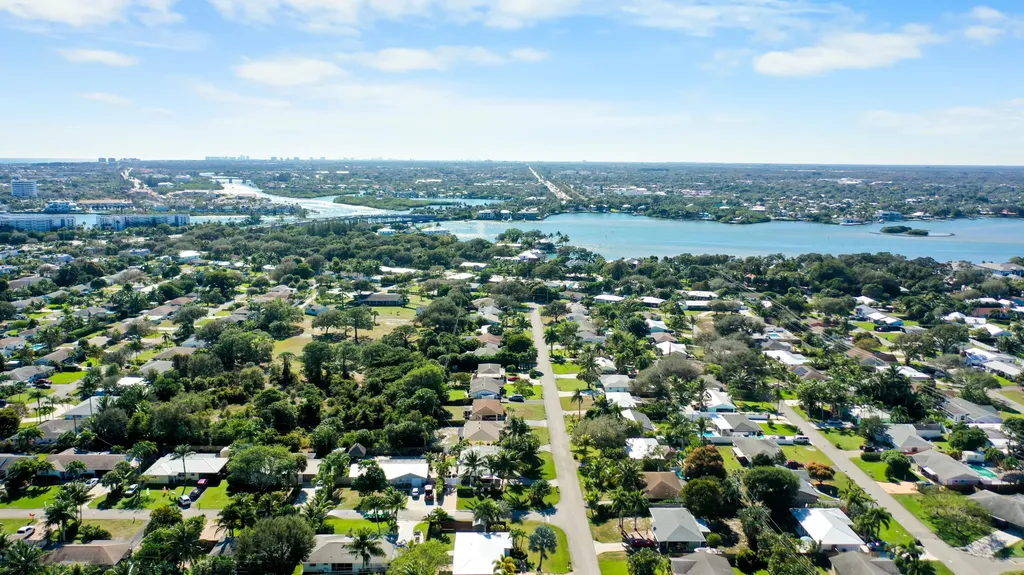 1605 Treemont Avenue Jupiter FL 33469
