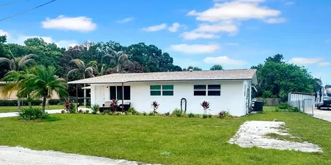 1612 S 28th Street Fort Pierce FL 34947