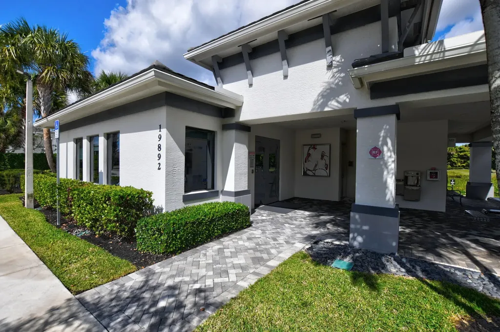 19886 Meadowside Lane Boca Raton FL 33498