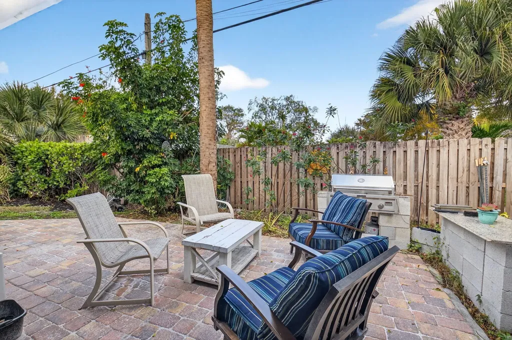 233 NE 12th Street NE Delray Beach FL 33444
