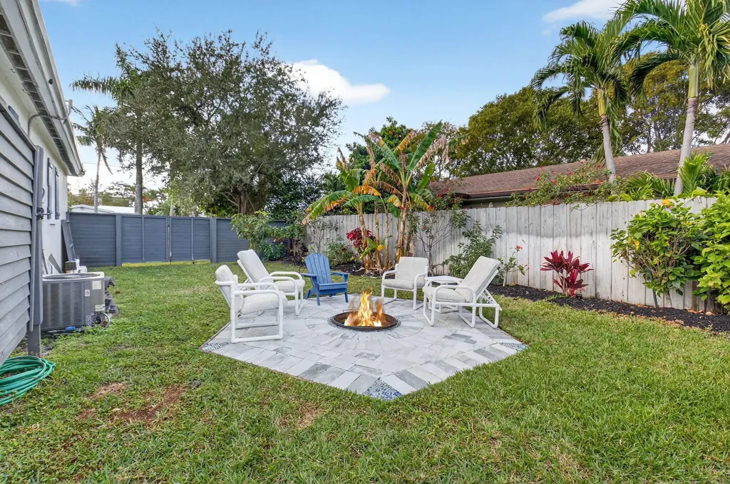 233 NE 12th Street NE Delray Beach FL 33444