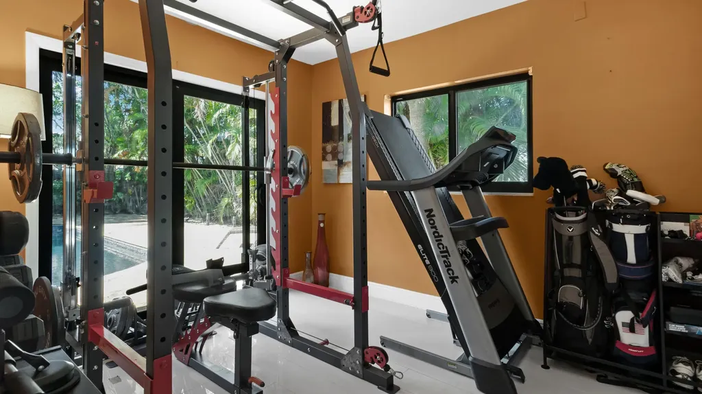 21 SE 14th Street Pompano Beach FL 33060
