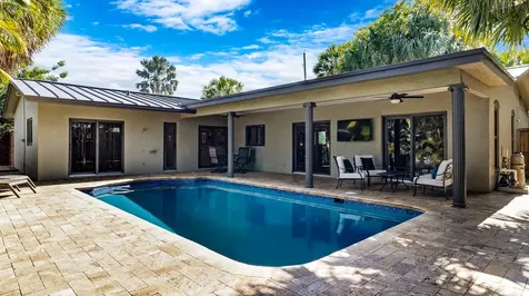 21 SE 14th Street Pompano Beach FL 33060