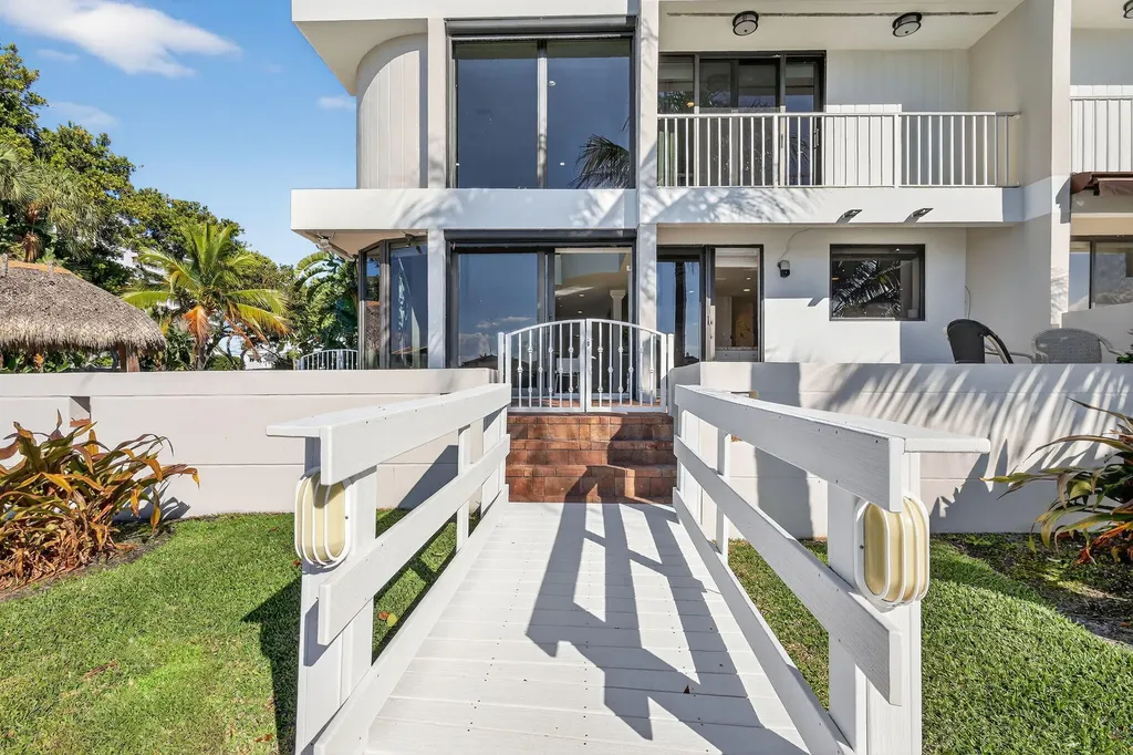 2912 S Ocean Boulevard Highland Beach FL 33487
