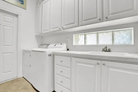 9001 SE La Creek Court Hobe Sound FL 33455