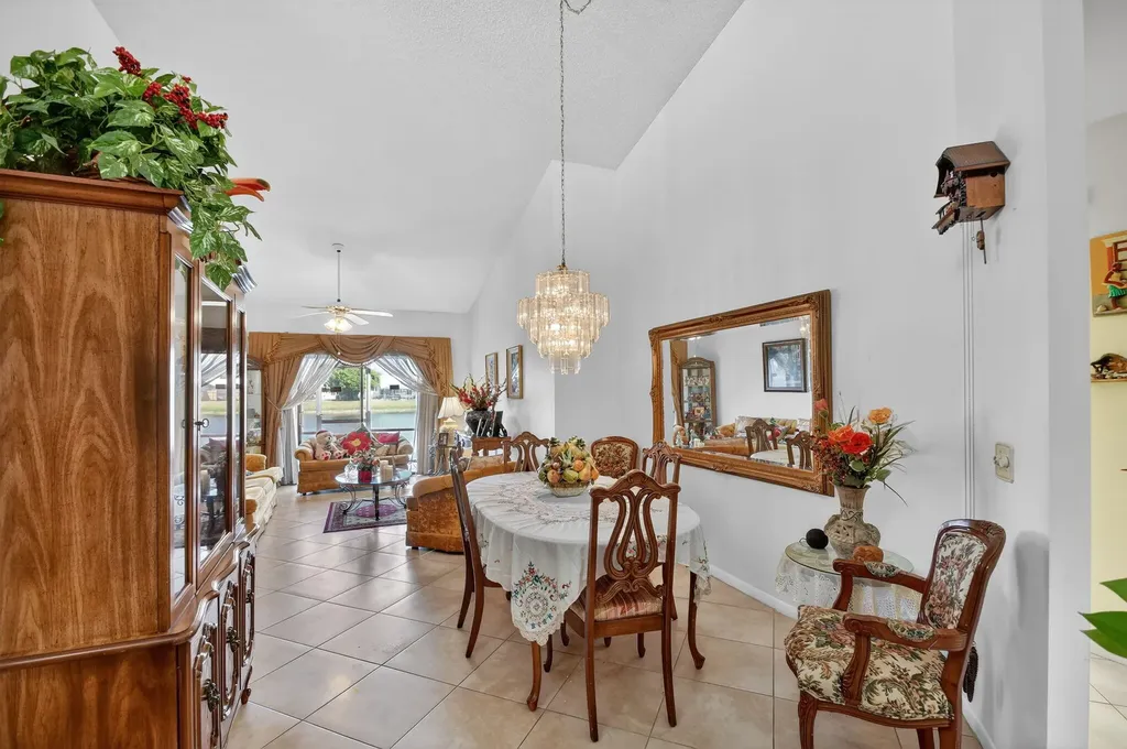 6049 Strawberry Lakes Circle Lake Worth FL 33463