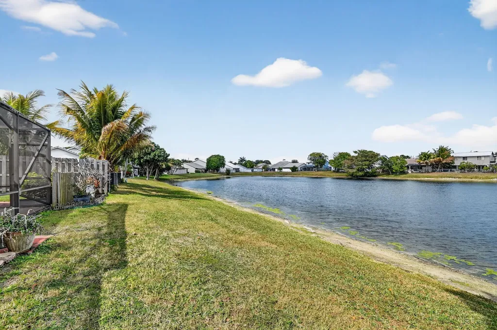 6049 Strawberry Lakes Circle Lake Worth FL 33463