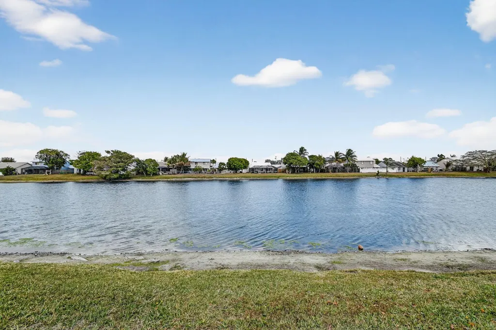 6049 Strawberry Lakes Circle Lake Worth FL 33463