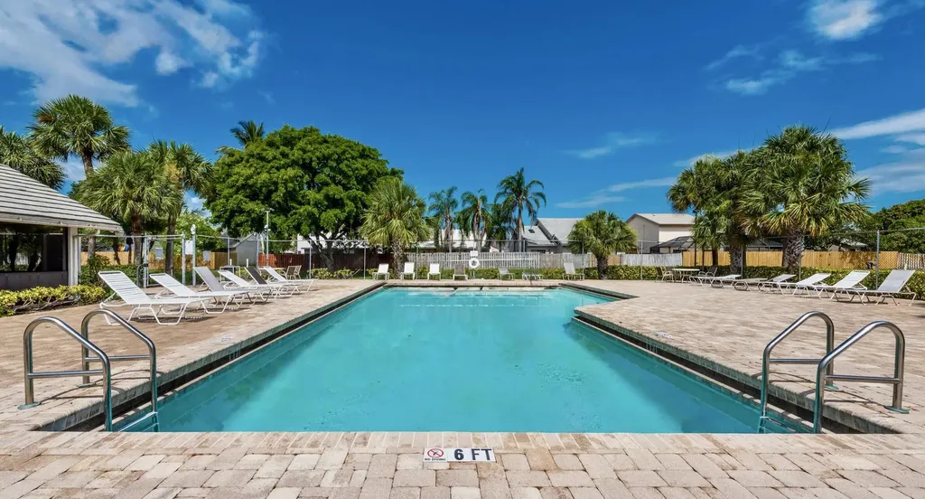 6049 Strawberry Lakes Circle Lake Worth FL 33463