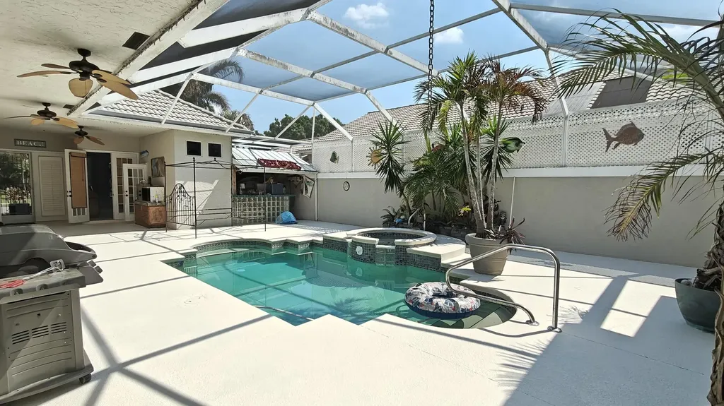 588 SW Saint Johns Bay Port St Lucie FL 34986