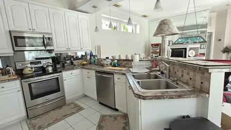 588 SW Saint Johns Bay Port St Lucie FL 34986