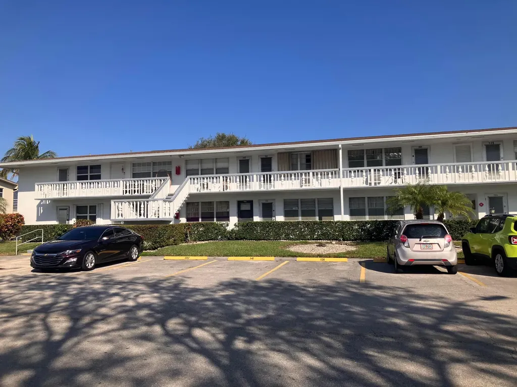 130 Northampton G West Palm Beach FL 33417