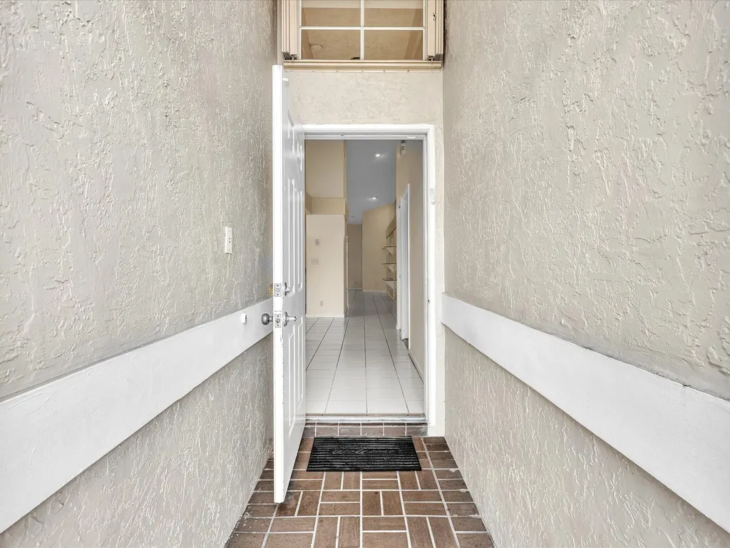 9165 Vineland Court Boca Raton FL 33496