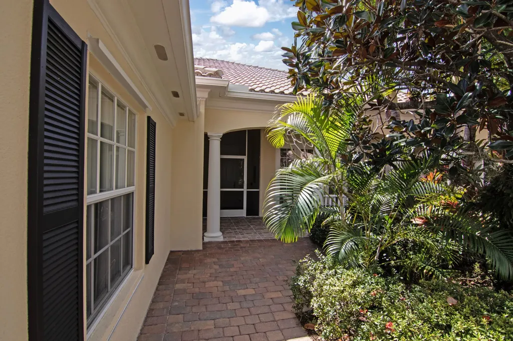 2077 Futana Way Wellington FL 33414