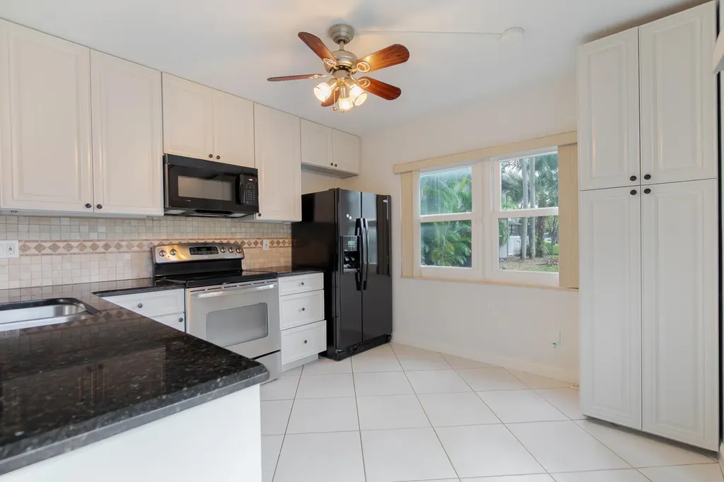 31 Clinton Court Royal Palm Beach FL 33411