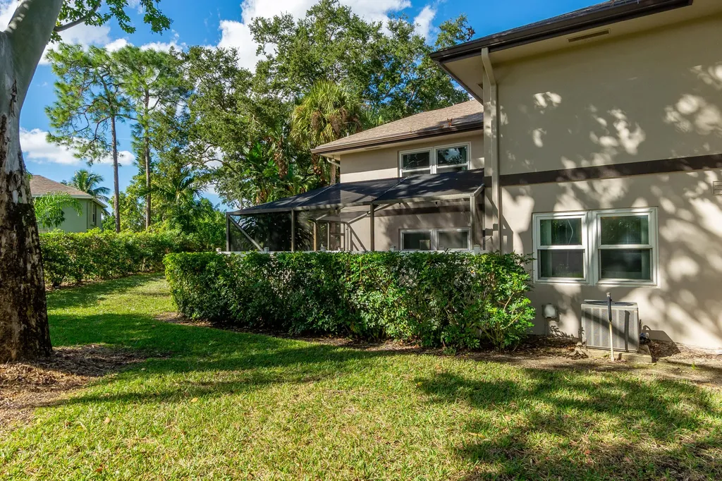 31 Clinton Court Royal Palm Beach FL 33411
