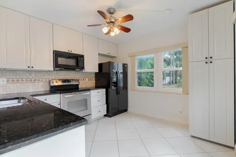 31 Clinton Court Royal Palm Beach FL 33411