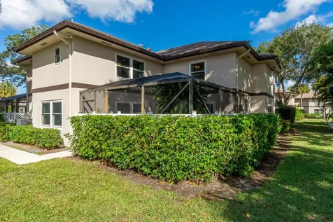 31 Clinton Court Royal Palm Beach FL 33411