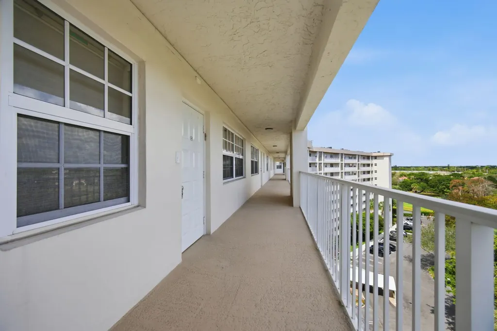 3507 Oaks Way Pompano Beach FL 33069