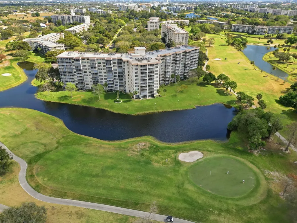 3507 Oaks Way Pompano Beach FL 33069