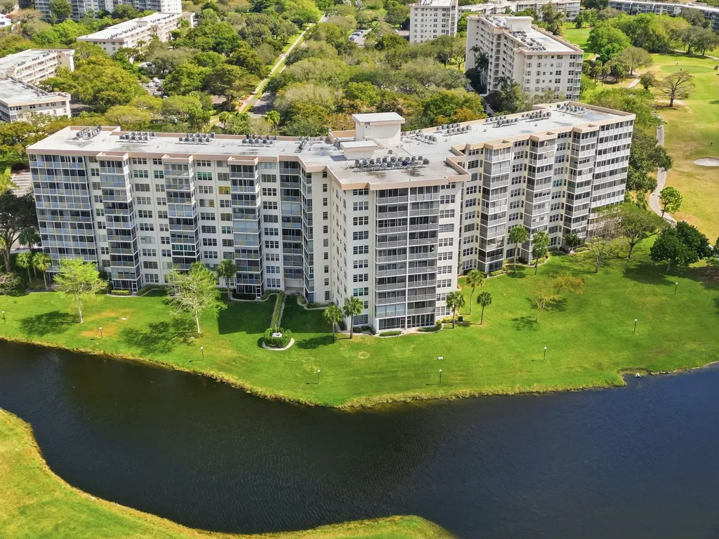 3507 Oaks Way Pompano Beach FL 33069