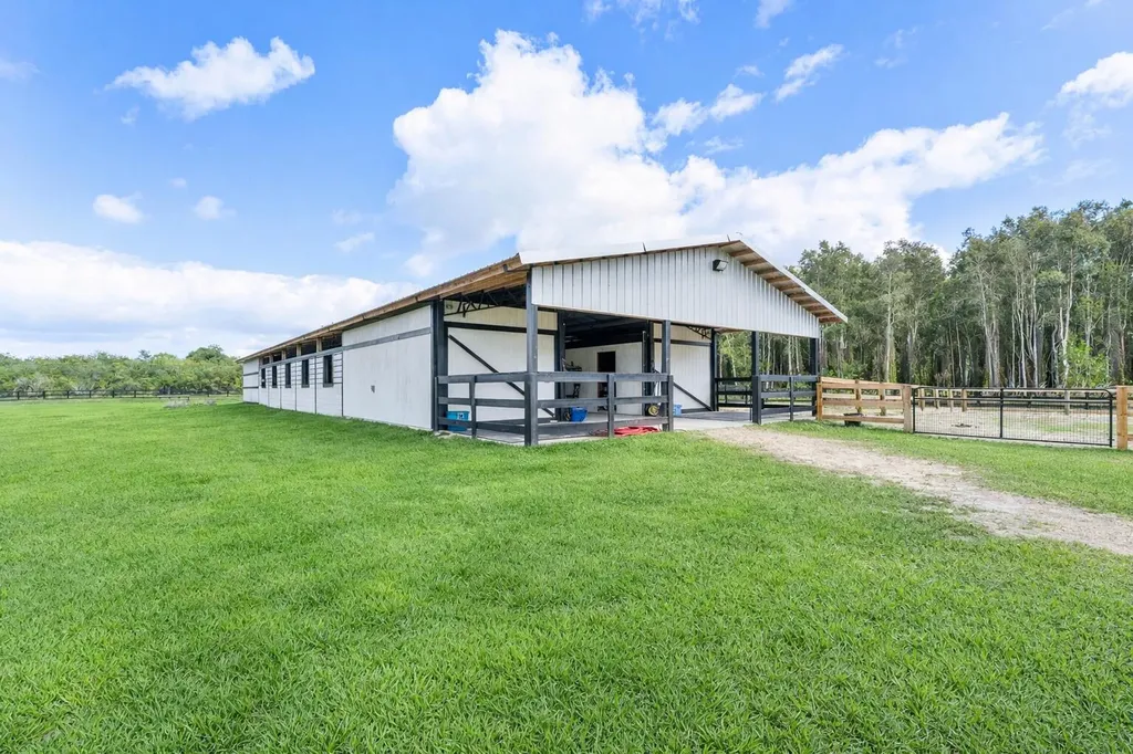 19921 Skyhawk Lane The Acreage FL 33470