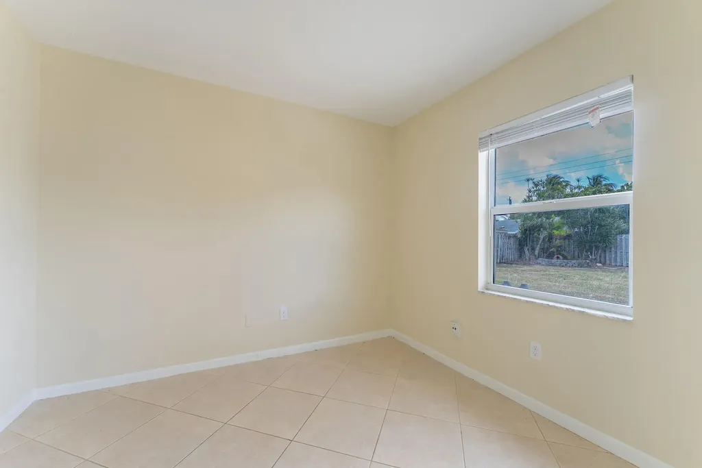 425 Palo Alto Drive Palm Springs FL 33461