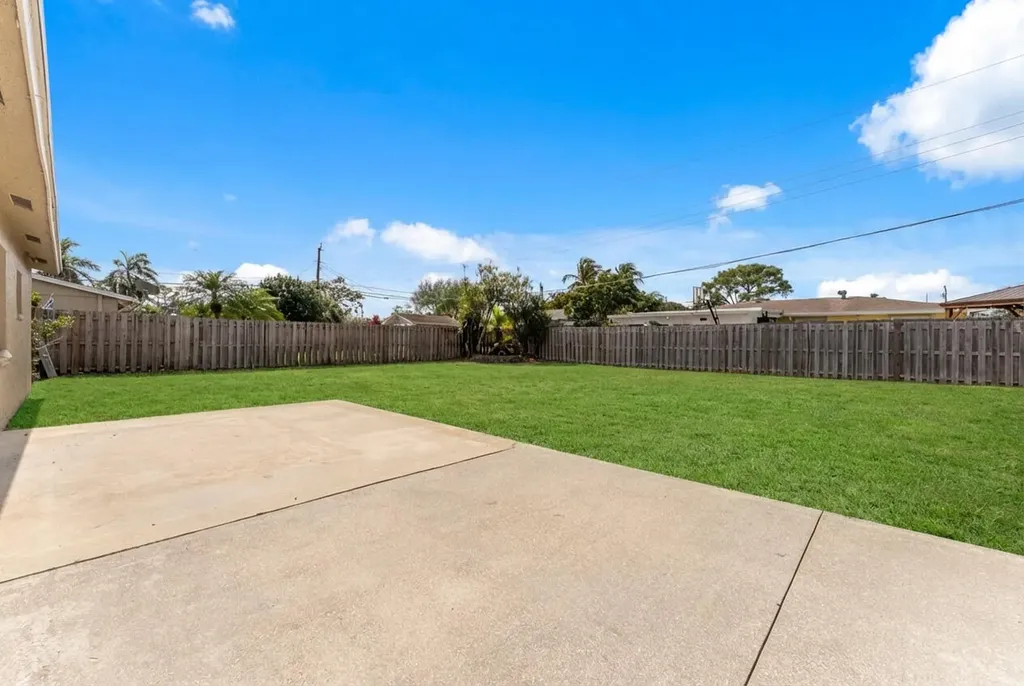 425 Palo Alto Drive Palm Springs FL 33461