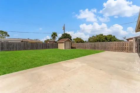 425 Palo Alto Drive Palm Springs FL 33461