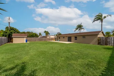 425 Palo Alto Drive Palm Springs FL 33461