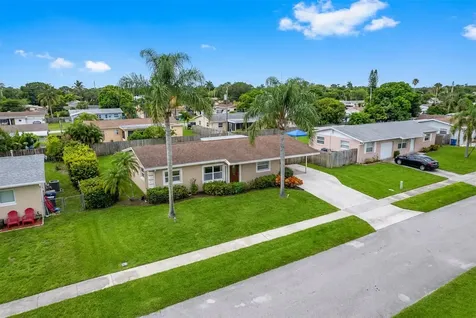 425 Palo Alto Drive Palm Springs FL 33461