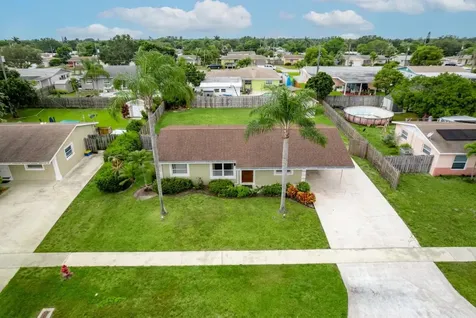 425 Palo Alto Drive Palm Springs FL 33461