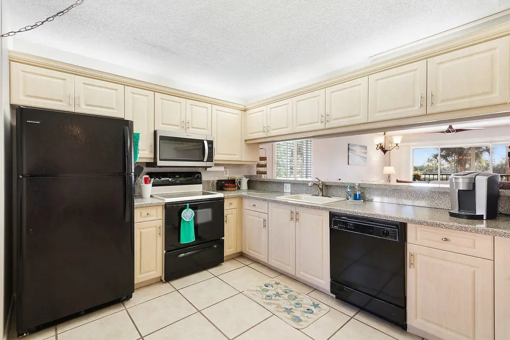 275 Palm Avenue Jupiter FL 33477