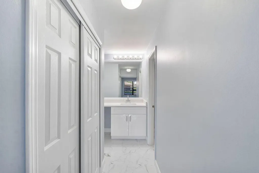 9960 Pineapple Tree Drive Boynton Beach FL 33436