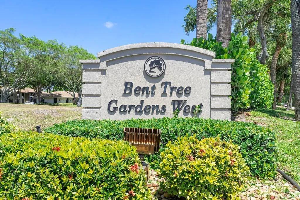 9960 Pineapple Tree Drive Boynton Beach FL 33436