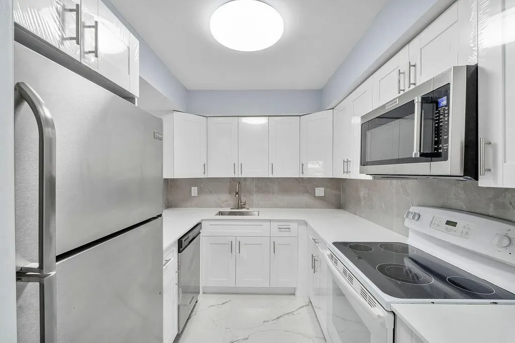 9960 Pineapple Tree Drive Boynton Beach FL 33436