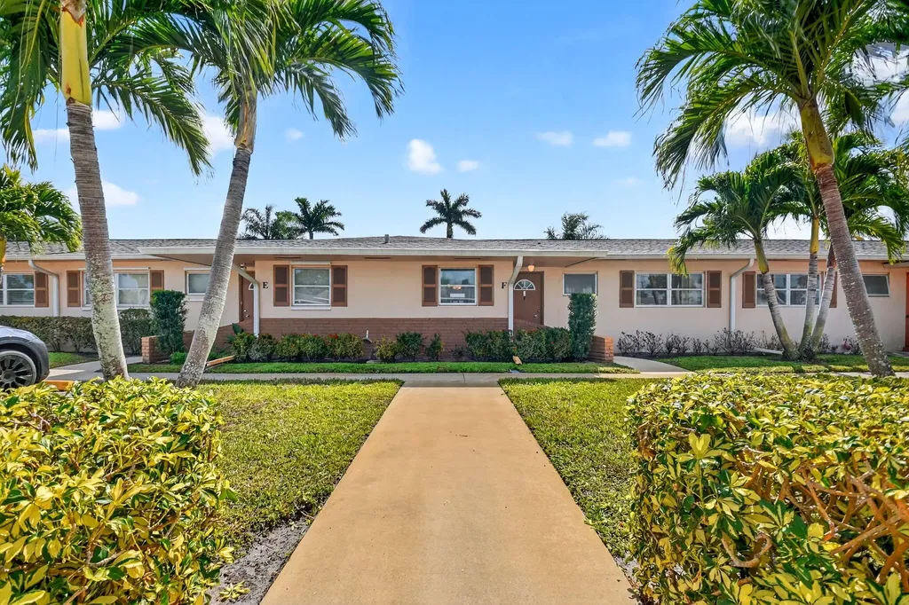 2593 W Dudley Drive W West Palm Beach FL 33415