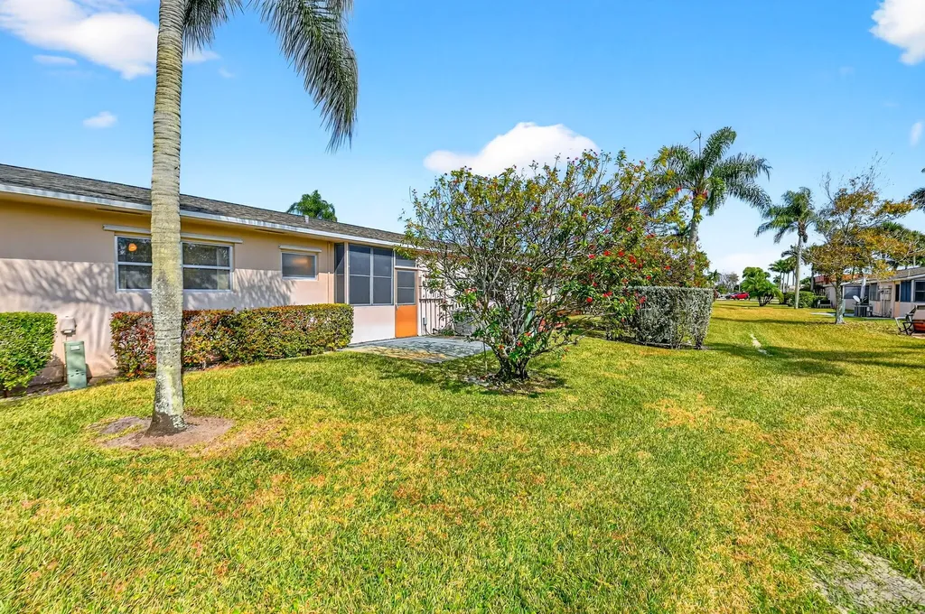 2593 W Dudley Drive W West Palm Beach FL 33415