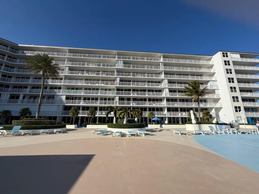 3546 S Ocean Boulevard South Palm Beach FL 33480