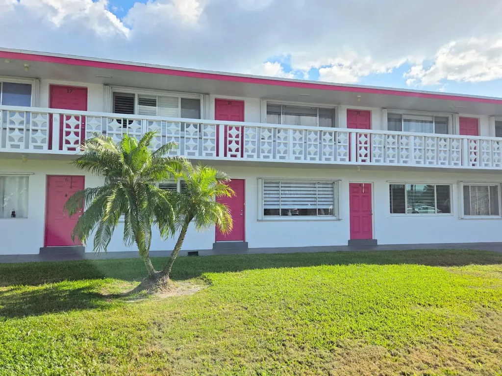 2180 Lake Osborne Drive Lake Worth Beach FL 33461