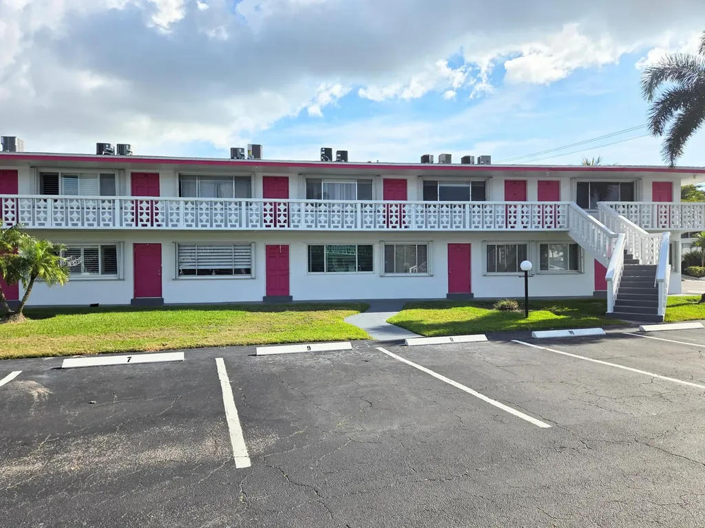 2180 Lake Osborne Drive Lake Worth Beach FL 33461