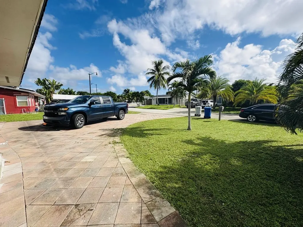 2711 NE 11th Terrace Pompano Beach FL 33064