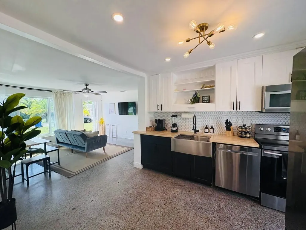 2711 NE 11th Terrace Pompano Beach FL 33064