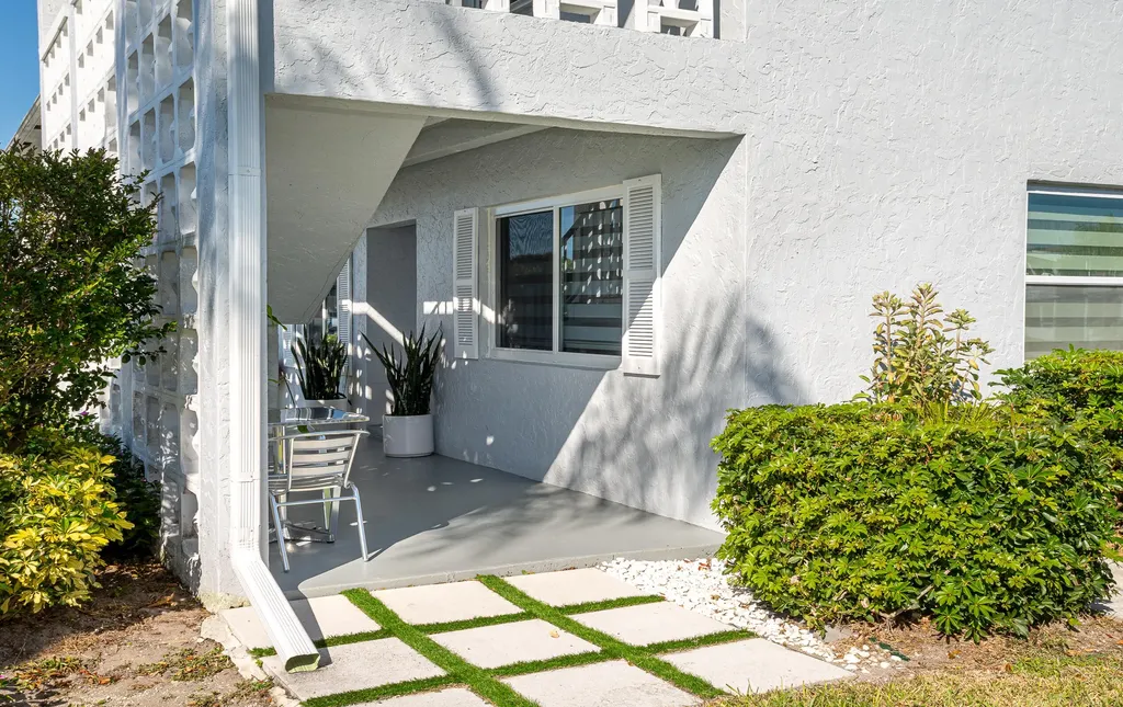 2901 SW 15th Street Delray Beach FL 33445